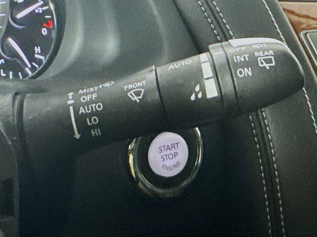2019 Infiniti QX80 Luxe photo 12