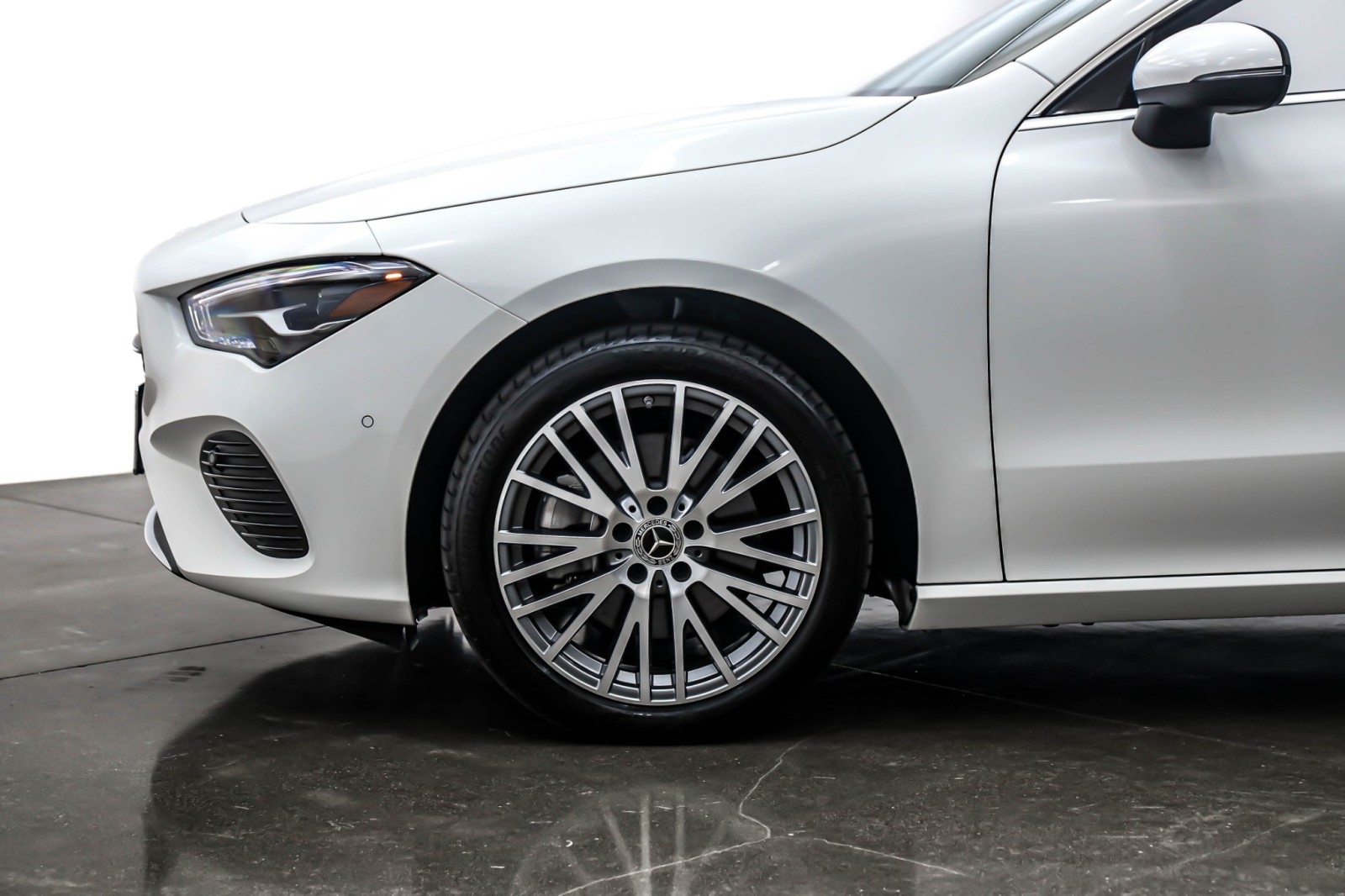 2025 Mercedes Benz CLA 250 photo 10