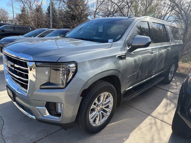 2023 GMC Yukon SLT's photo