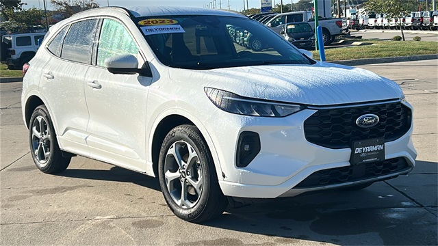2023 Ford Escape ST-Line Select's photo