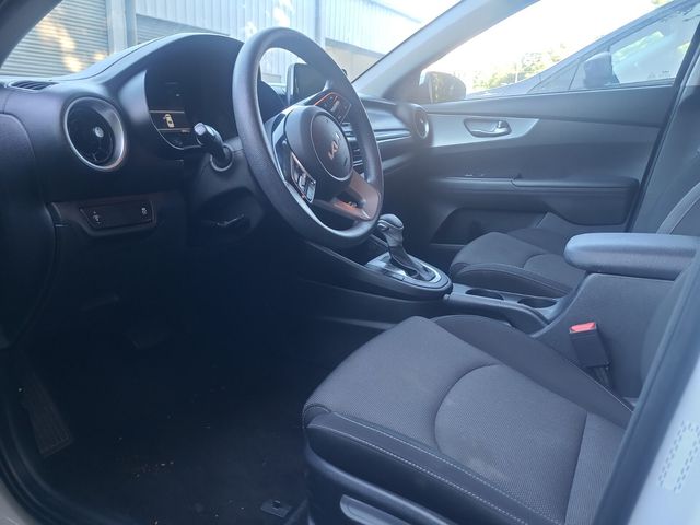 2023 Kia Forte LXS photo 4