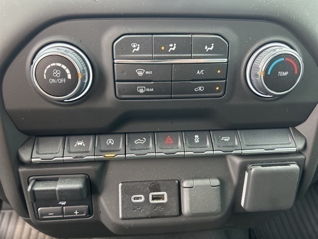 2025 Chevrolet Silverado 1500 Custom photo 11