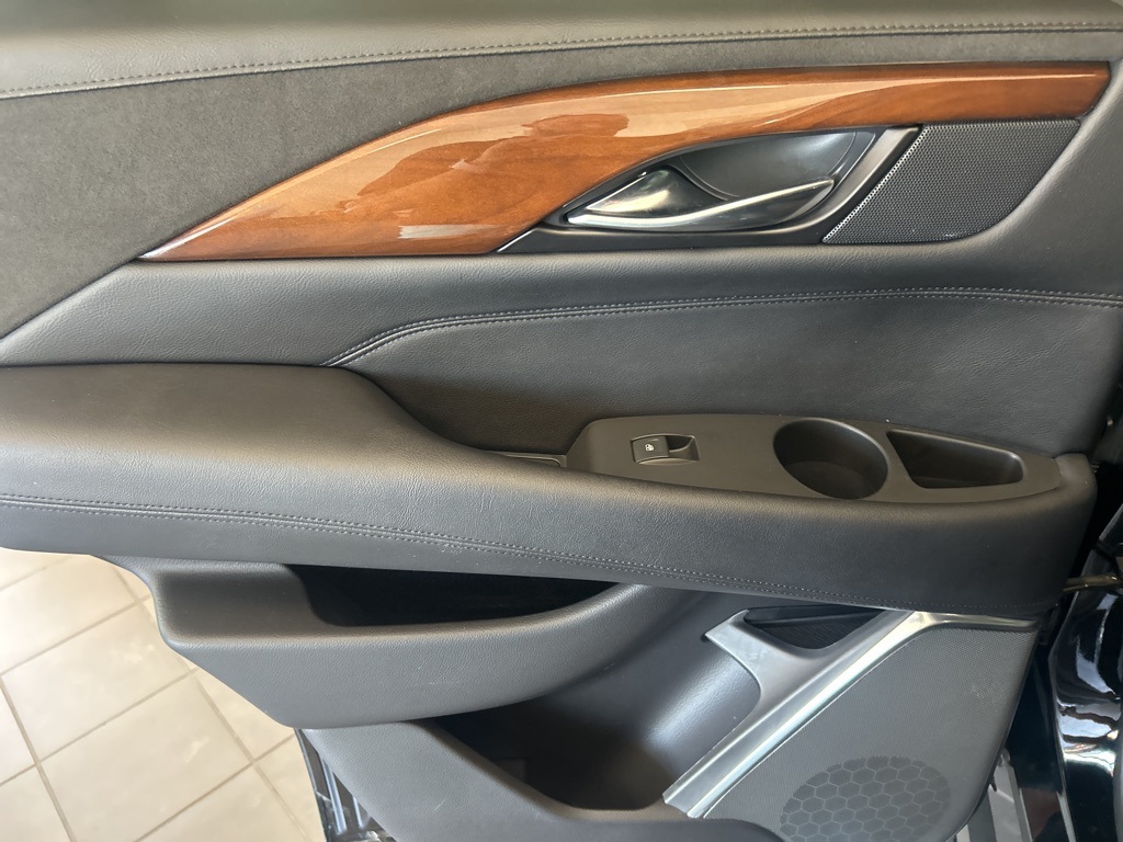 2020 Cadillac Escalade Premium Luxury photo 23