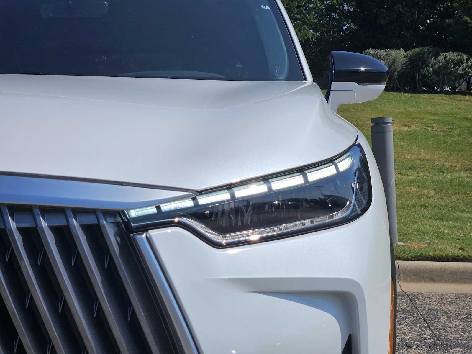 2026 Infiniti QX60 Luxe photo 4