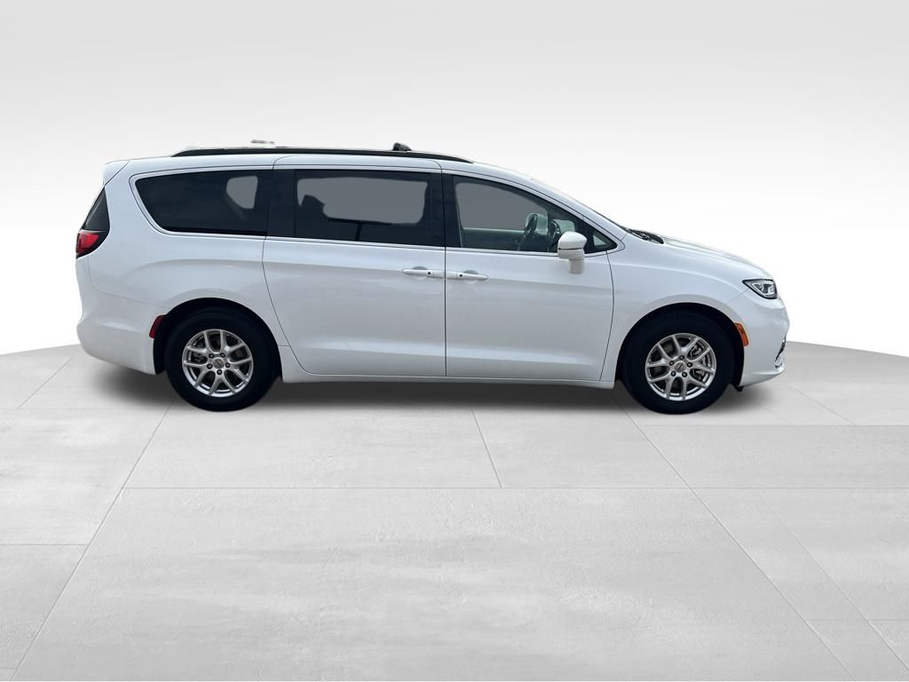 2022 Chrysler Pacifica Touring L photo 5