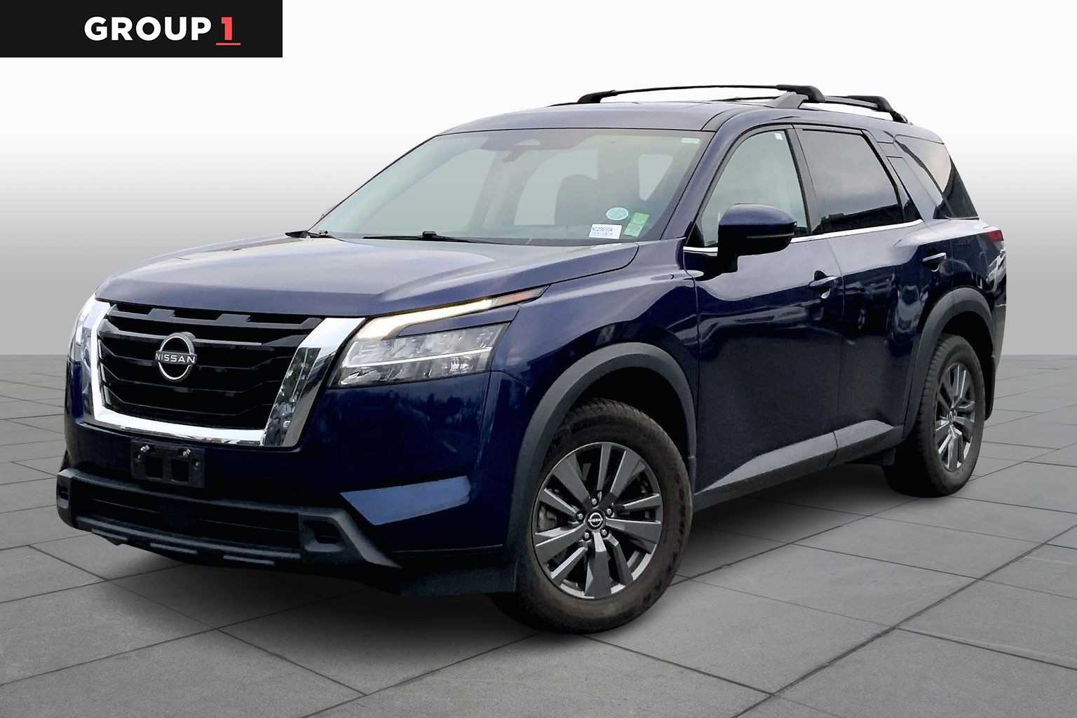 2022 Nissan Pathfinder SV's photo