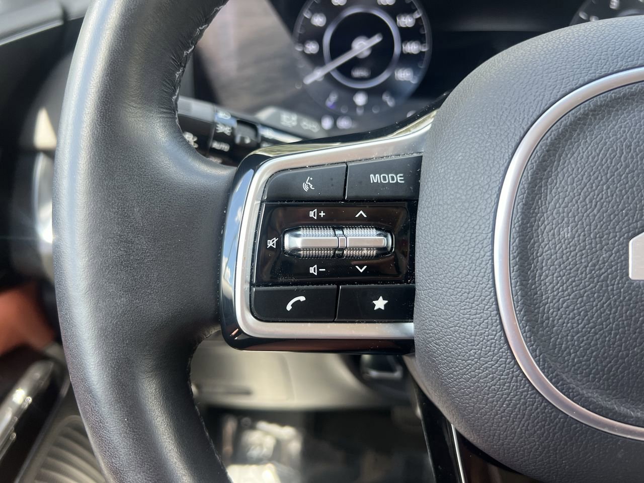 2023 Kia Carnival SX Prestige photo 23