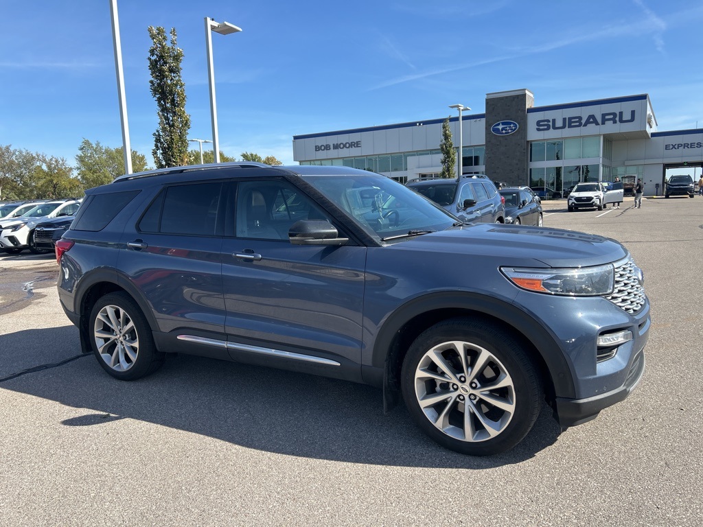 2021 Ford Explorer Platinum's photo