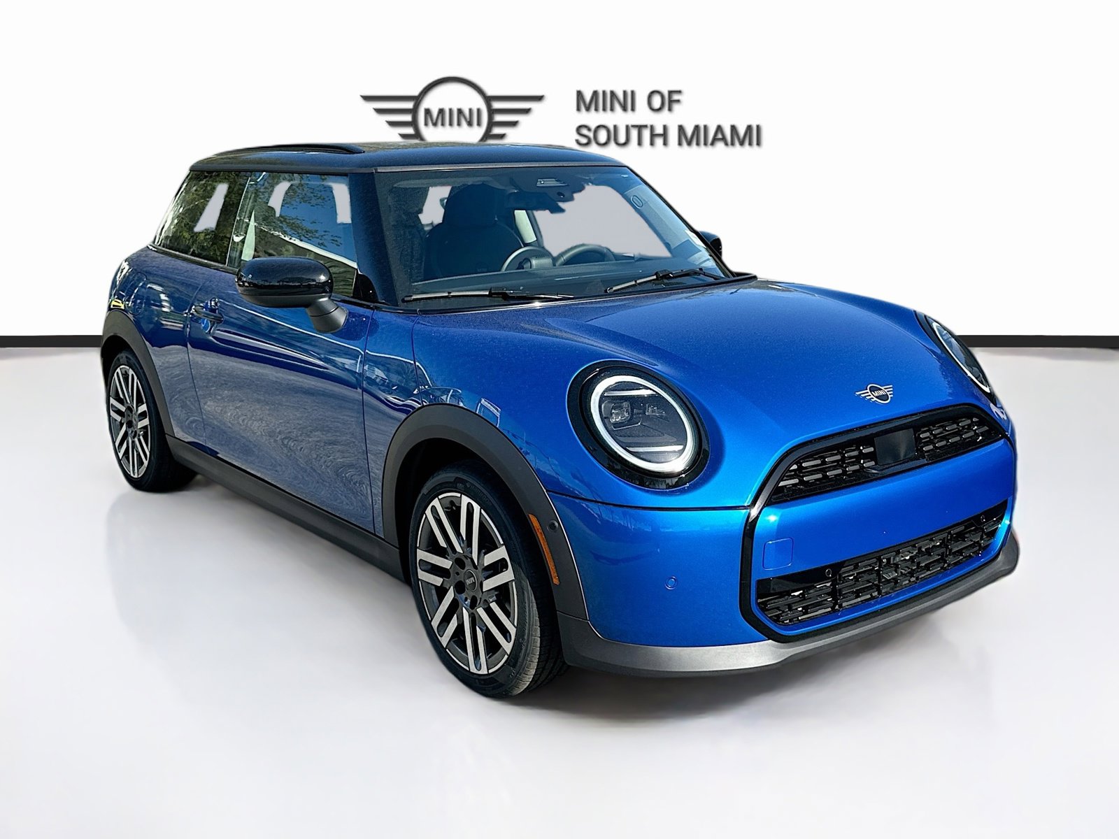 2025 MINI Hardtop 2 Door Base's photo
