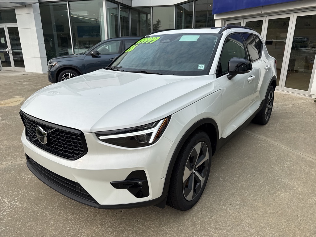 2026 Volvo XC40 Plus's photo