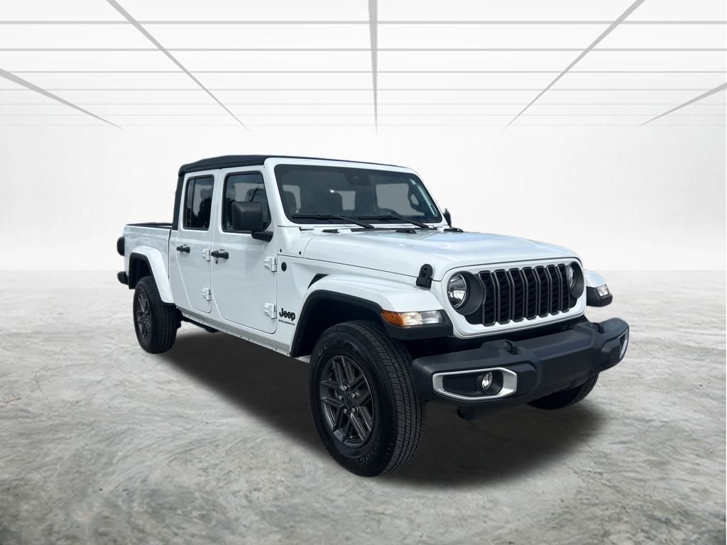 2025 Jeep Gladiator Sport S photo 2