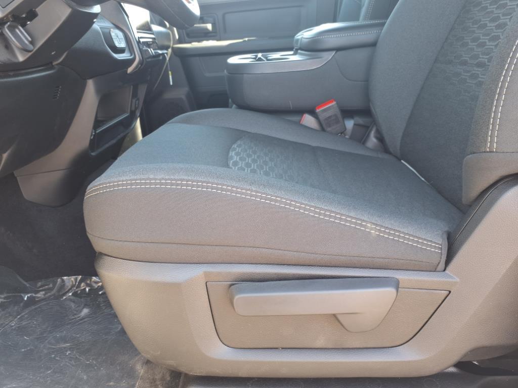 2025 Ram 2500 Tradesman photo 6