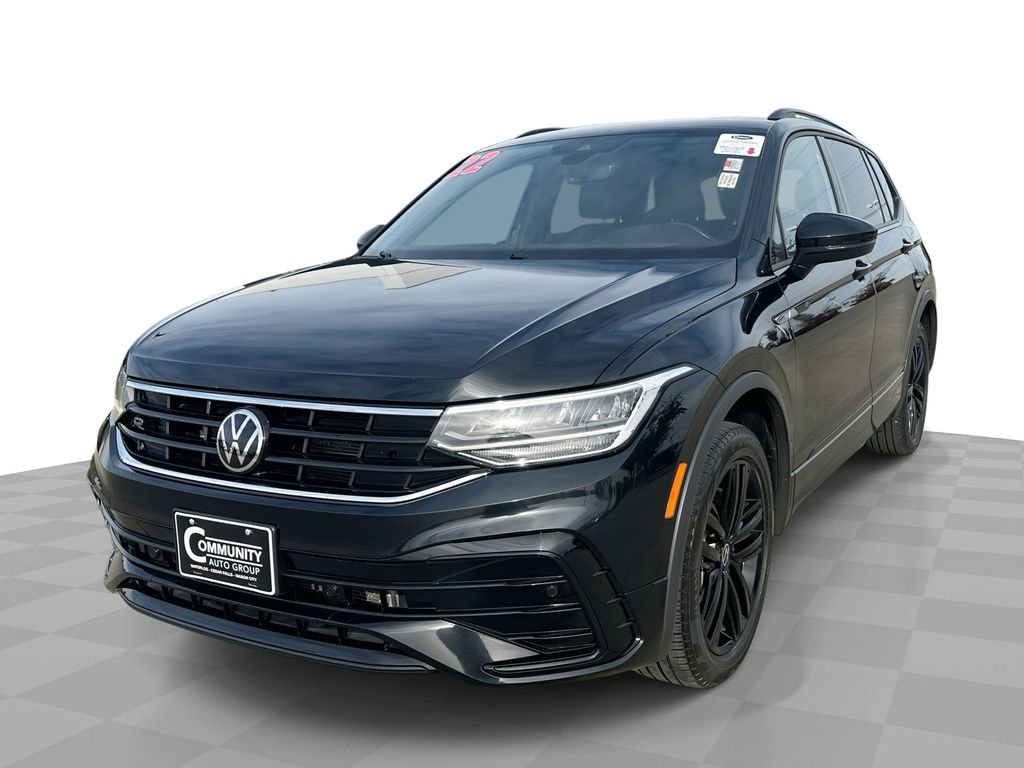 2022 Volkswagen Tiguan SE R-LINE BLACK's photo