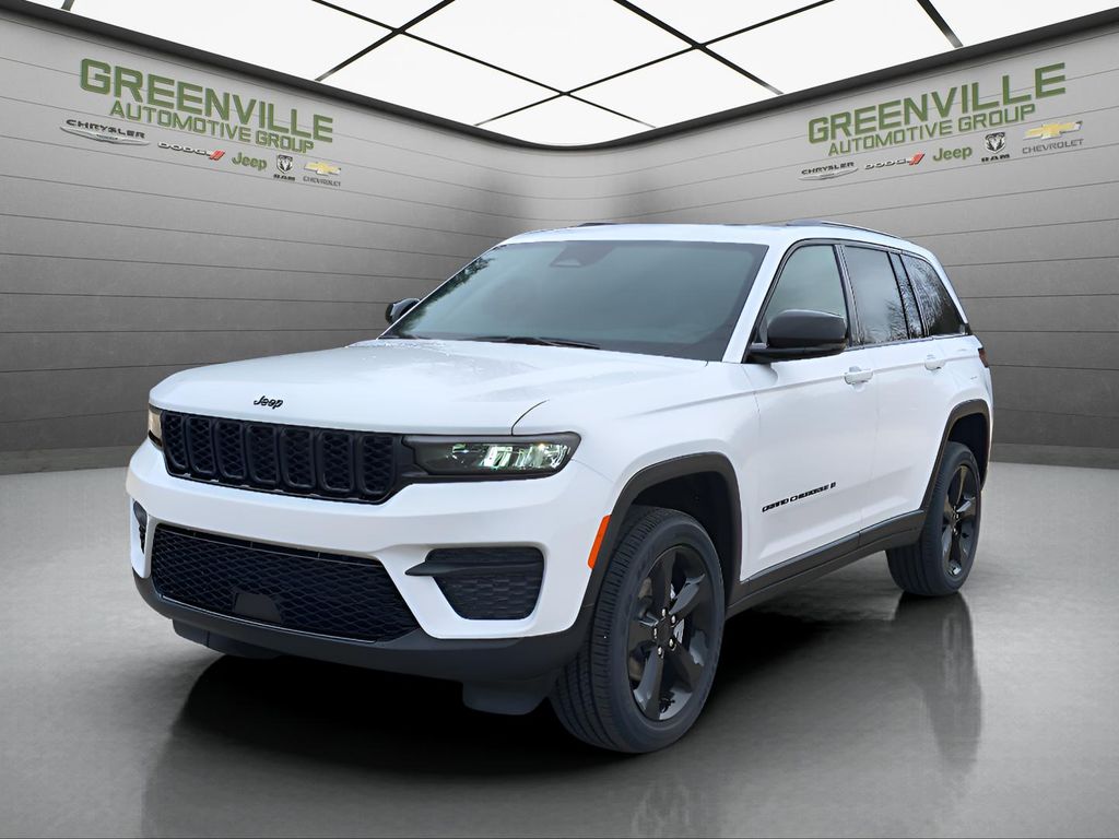2025 Jeep Grand Cherokee Altitude's photo