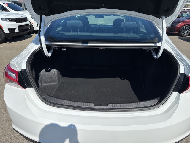 2022 Chevrolet Malibu 1LT photo 12