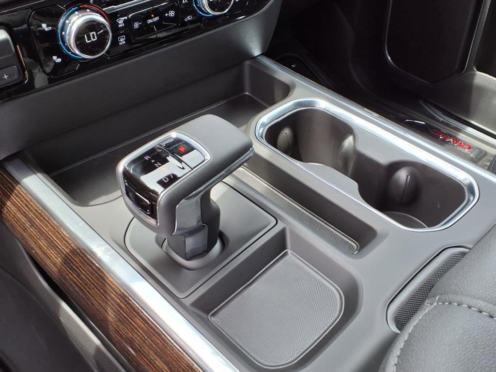 New 2025 Sterling Metallic GMC Elevation image 18
