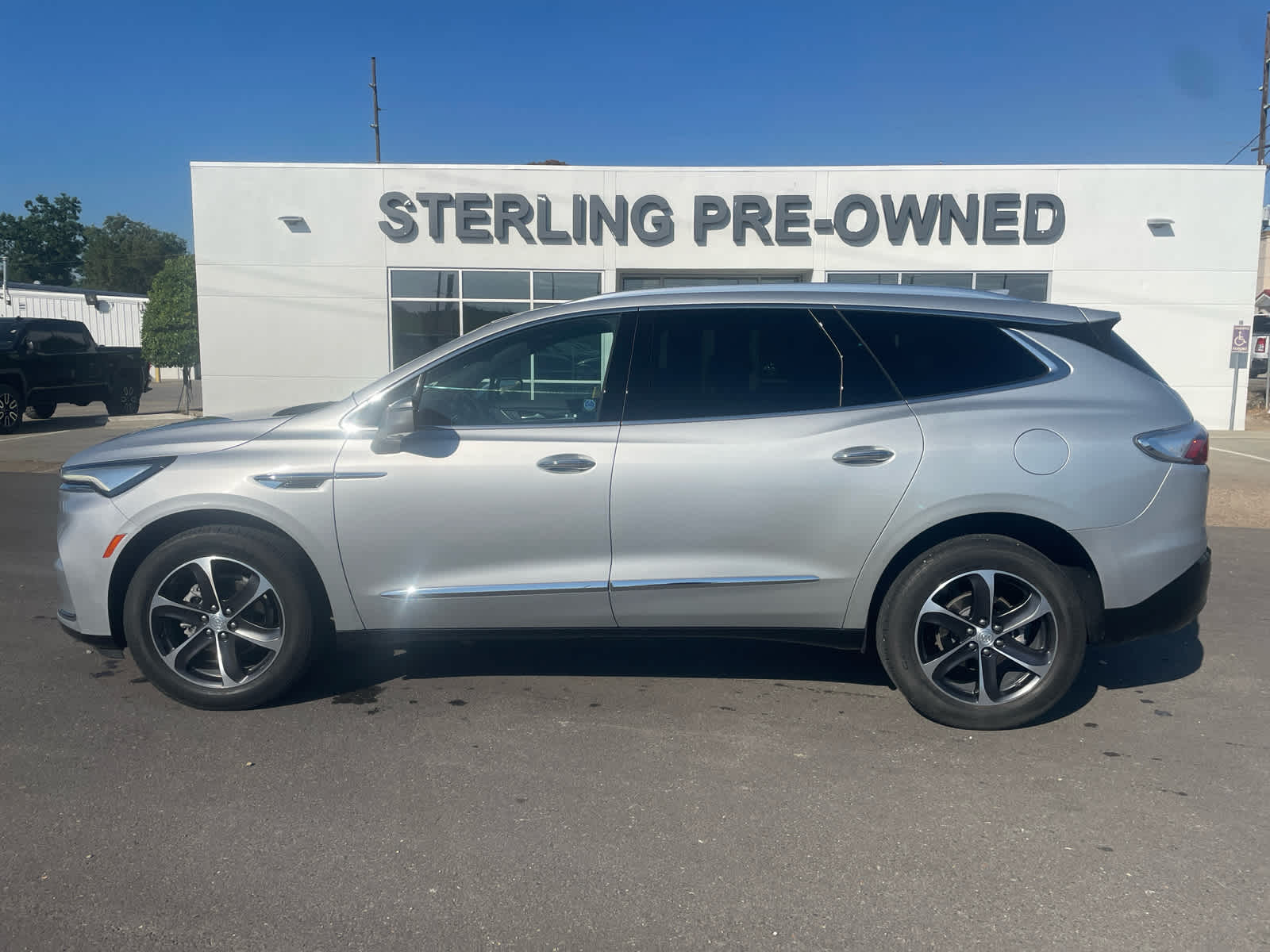 2022 Buick Enclave Essence's photo