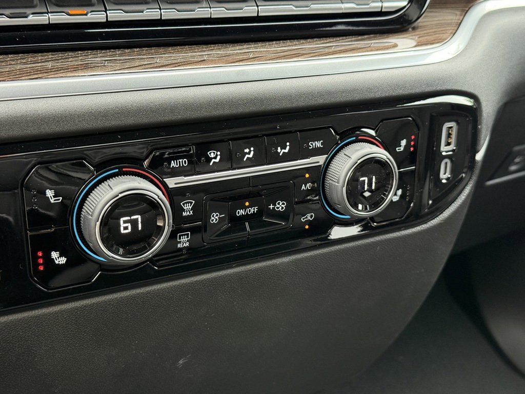 2025 Chevrolet Silverado 1500 LT photo 21