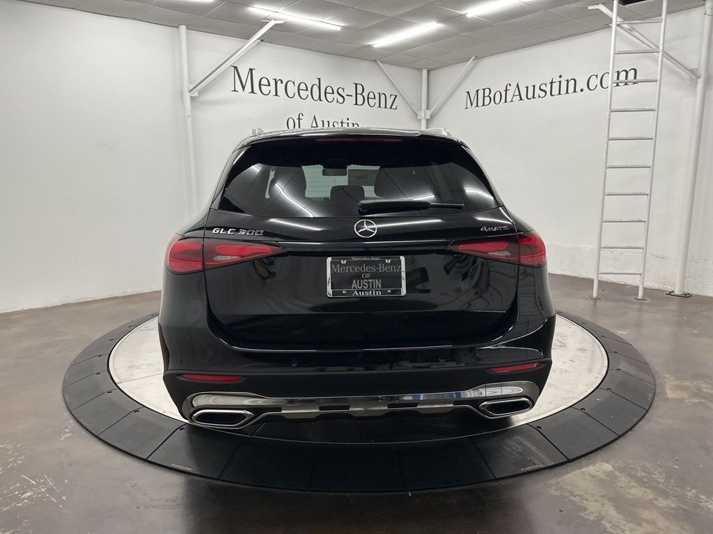 2026 Mercedes Benz GLC 300 4MATIC photo 4