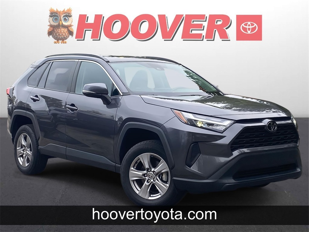 2023 Toyota RAV4 XLE's photo
