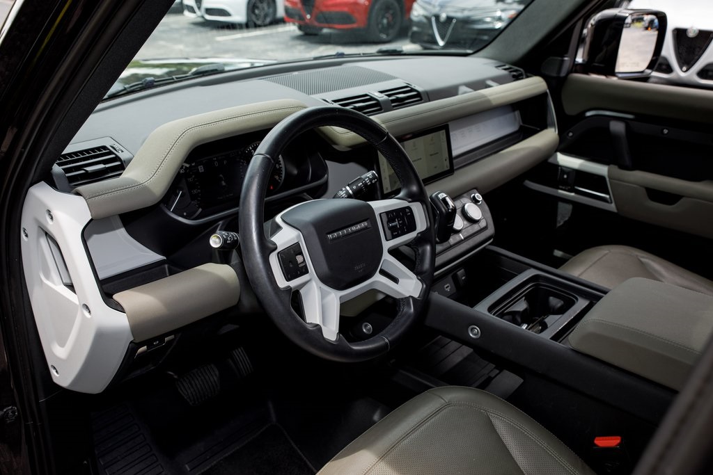 2023 Land Rover Defender 110 S photo 15