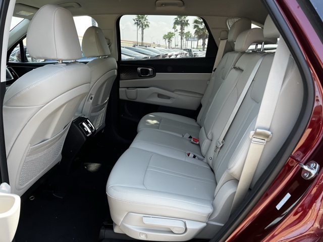 2025 Kia Sorento S photo 17