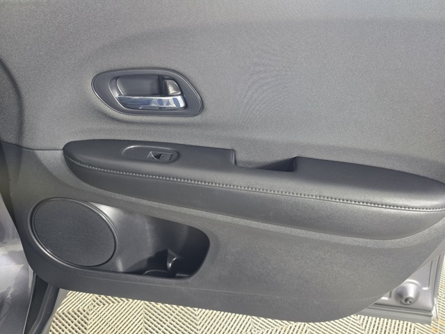 2021 Honda HR-V LX photo 3