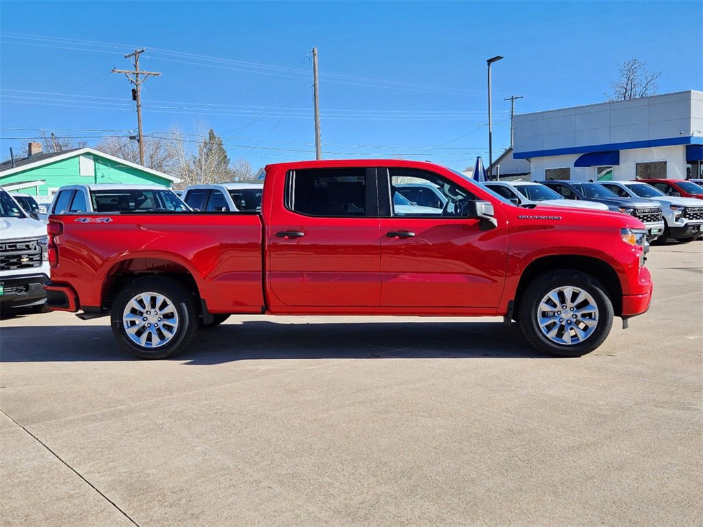 2024 Chevrolet Silverado 1500 Custom photo 4