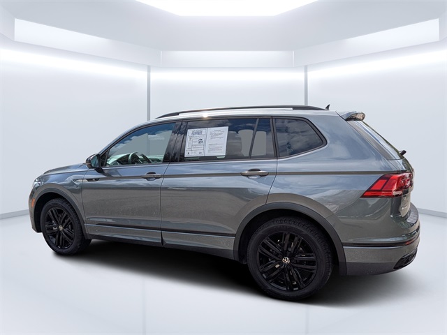 2022 Volkswagen Tiguan SE R-Line Black photo 3