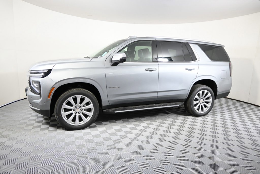 2025 Chevrolet Tahoe Premier photo 2