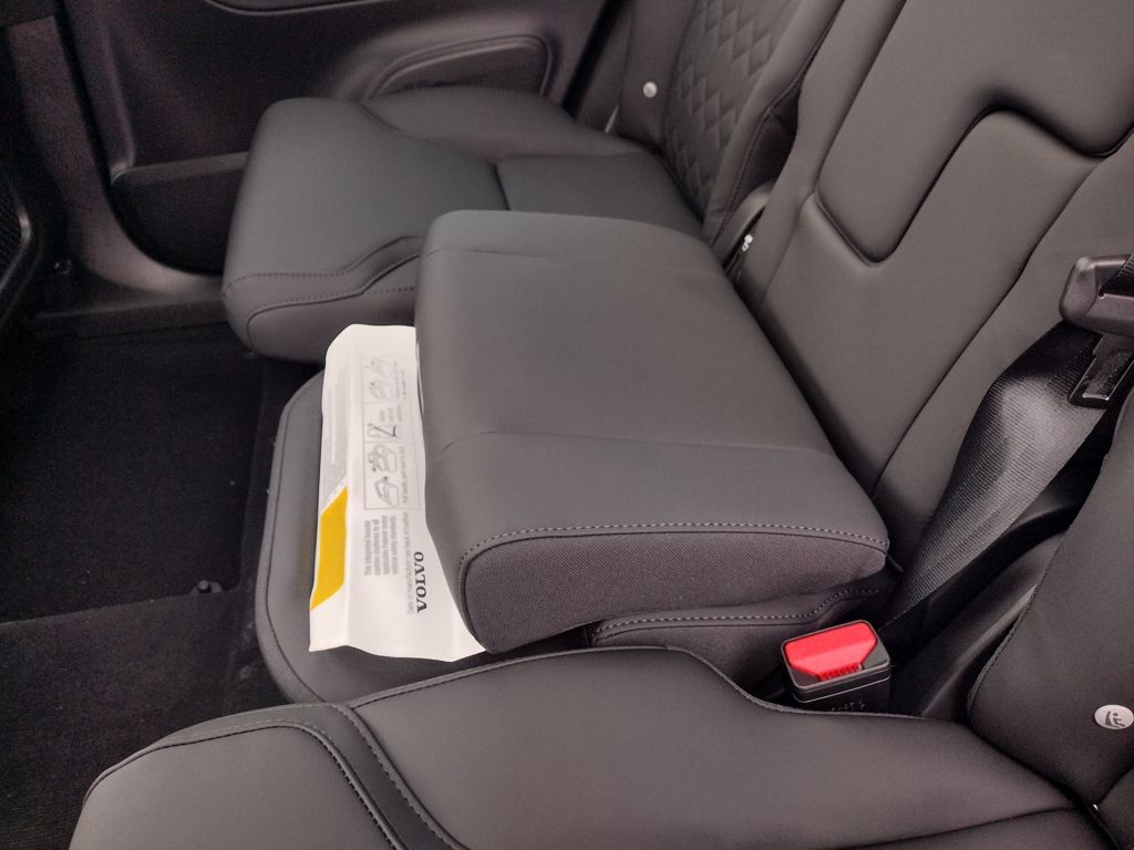 2026 VOLVO XC90 - Image 22