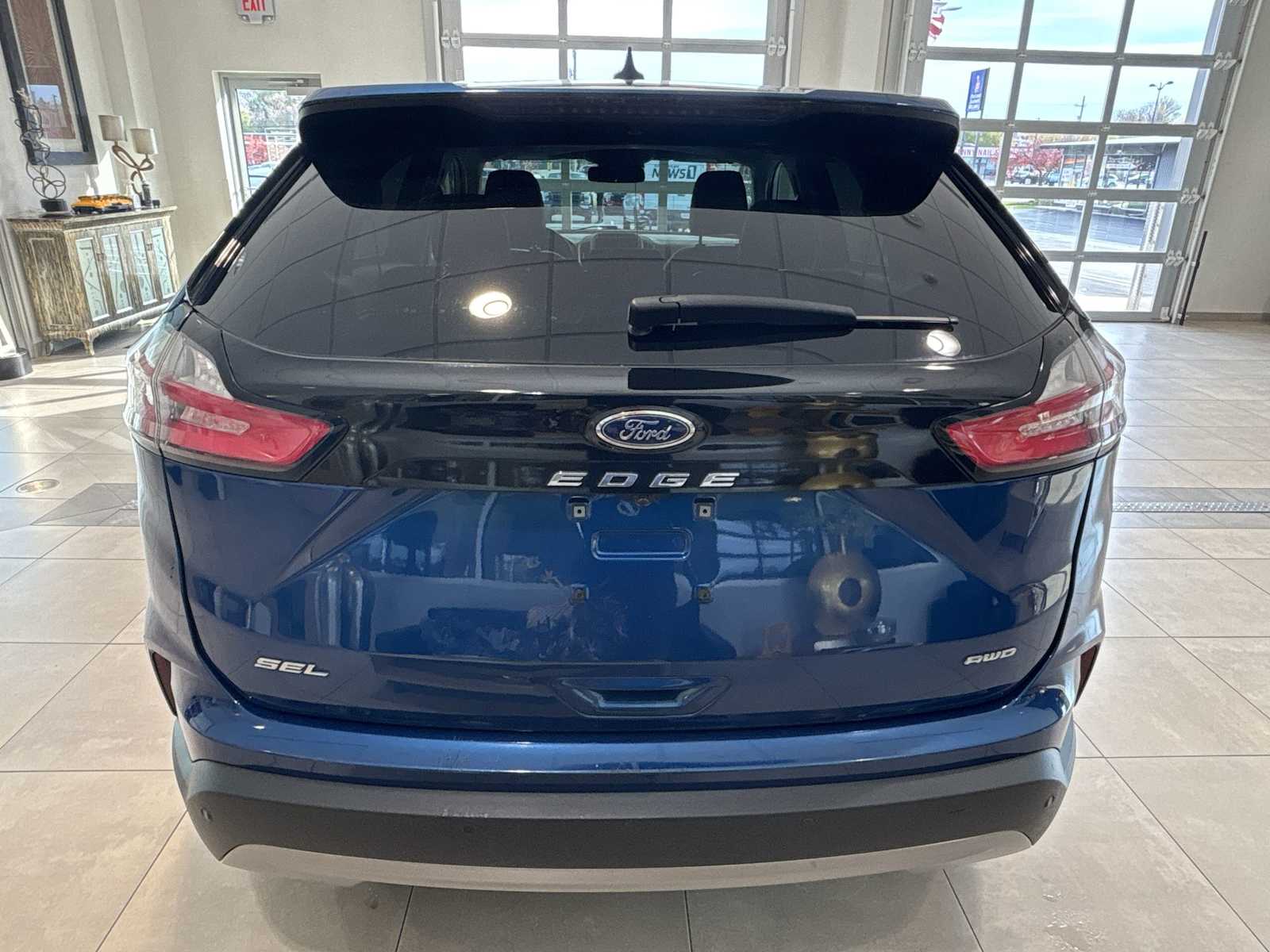 2022 Ford Edge SEL photo 4