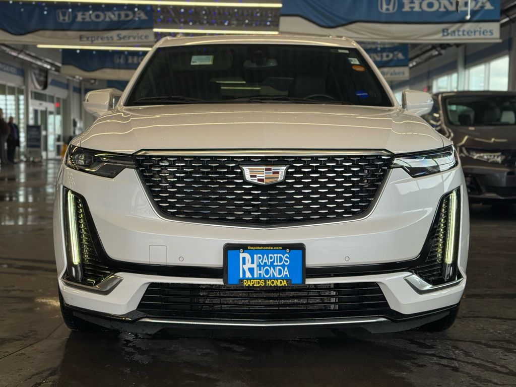 Used 2021 Cadillac XT6 Premium Luxury with VIN 1GYKPDRS2MZ235902 for sale in Coon Rapids, Minnesota