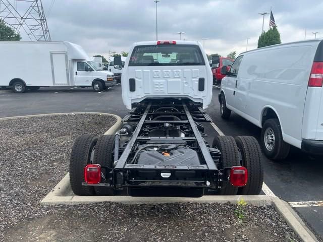 2024 Chevrolet Silverado 5500HD Work Truck photo 4