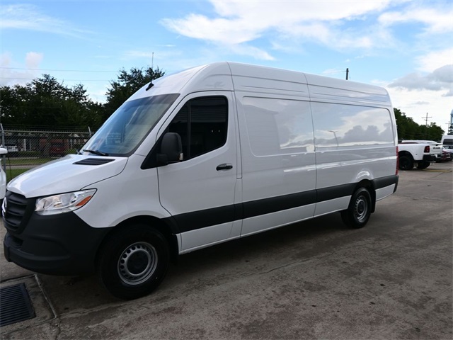 2026 Mercedes-Benz Sprinter Cargo Van Base's photo