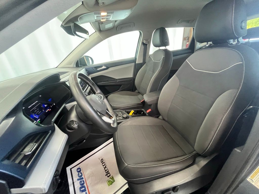 2024 Volkswagen Taos SE photo 10