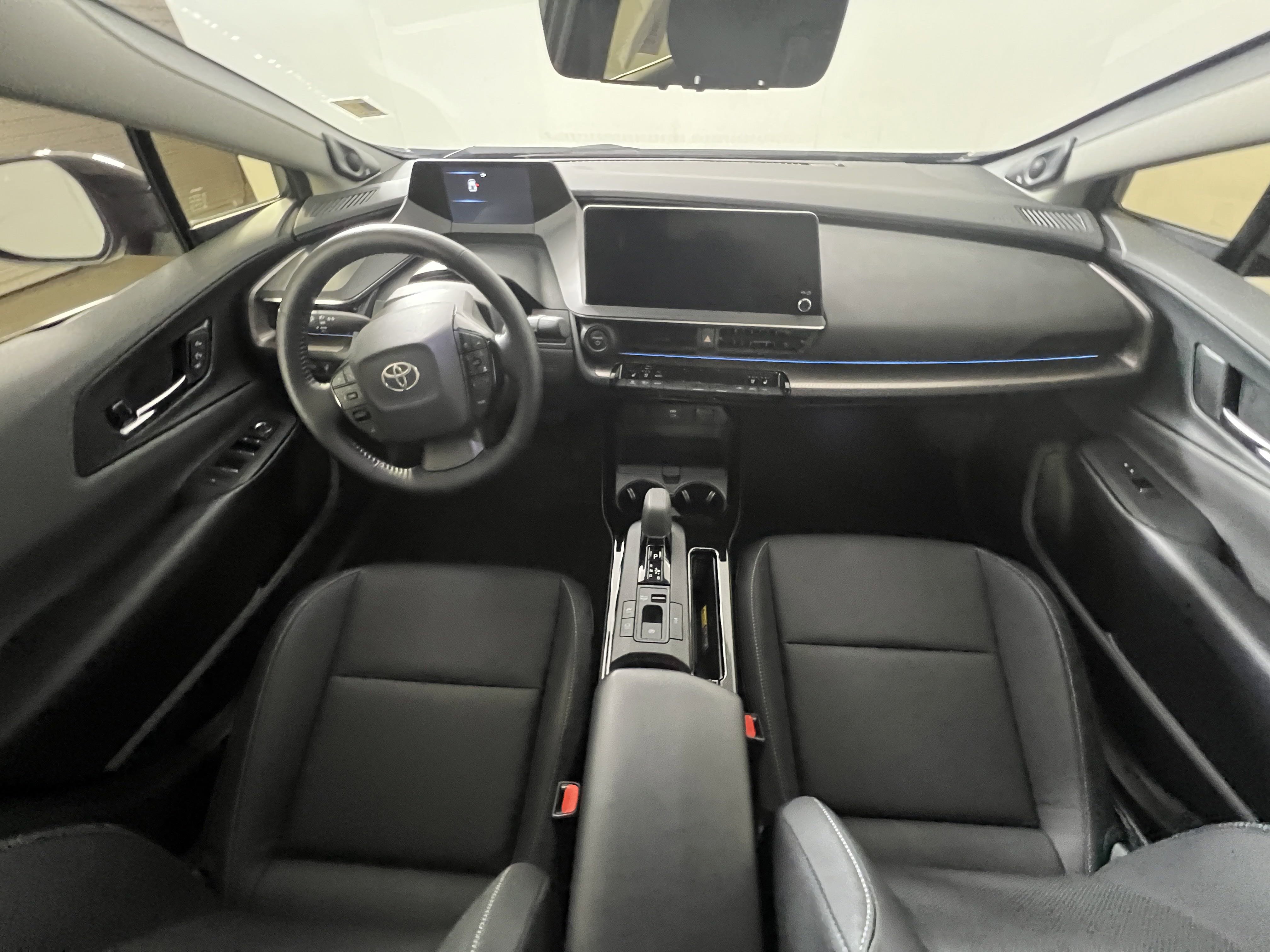 2023 Toyota Prius Limited photo 2