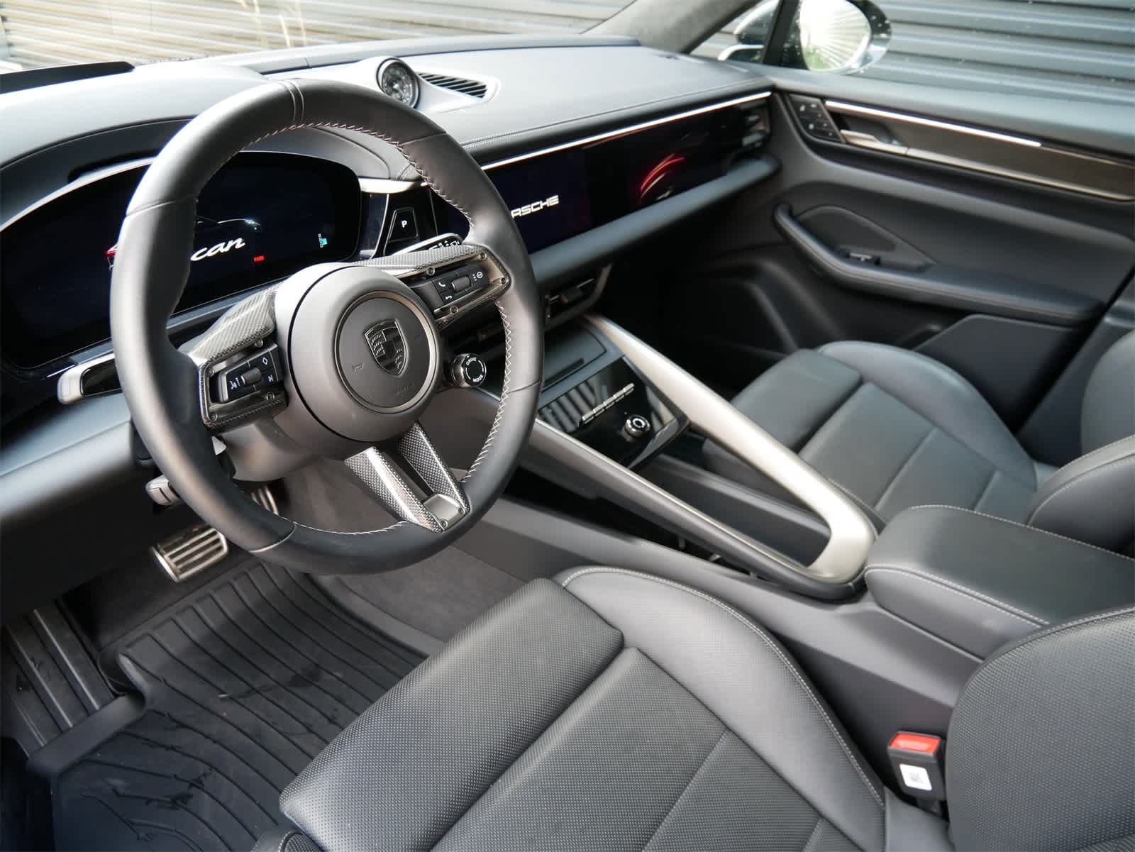 2024 Porsche Macan Electric Turbo photo 4