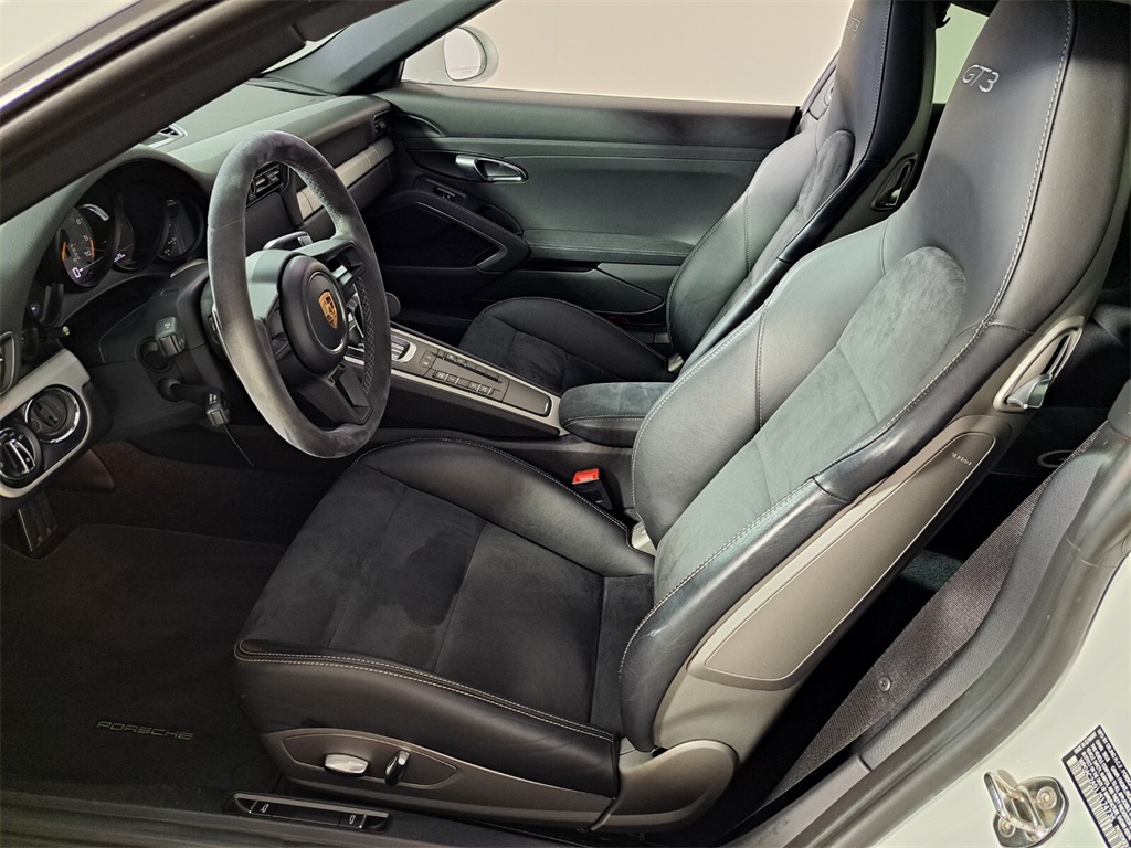 Used 2018 White Porsche GT3 image 19