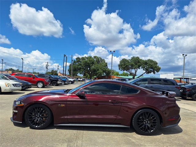 2018 Ford Mustang GT Premium photo 2