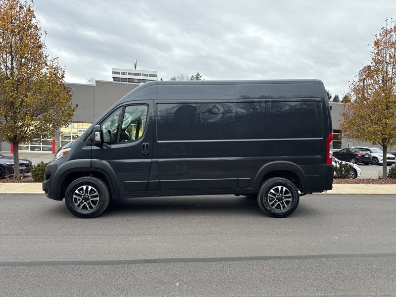 2026 Ram ProMaster 1500 SLT Base Cargo Van photo 4