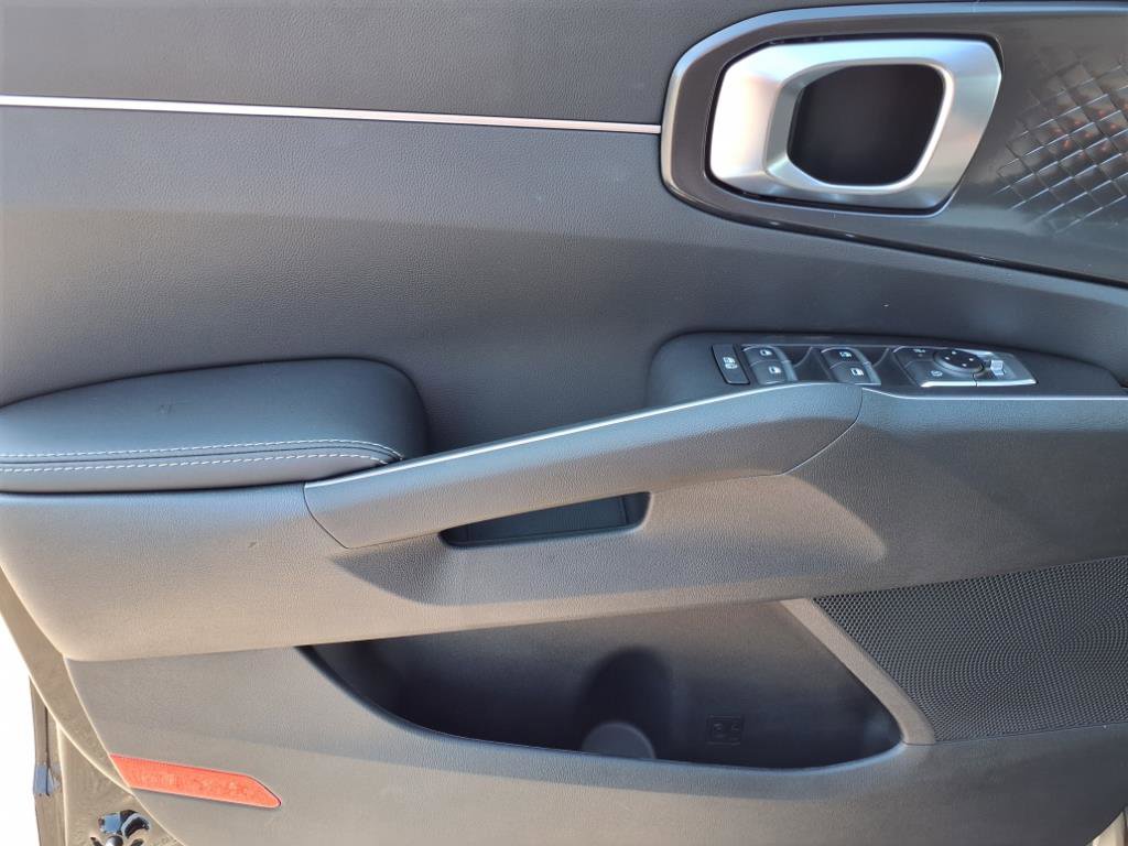 2026 Kia Sorento S photo 12