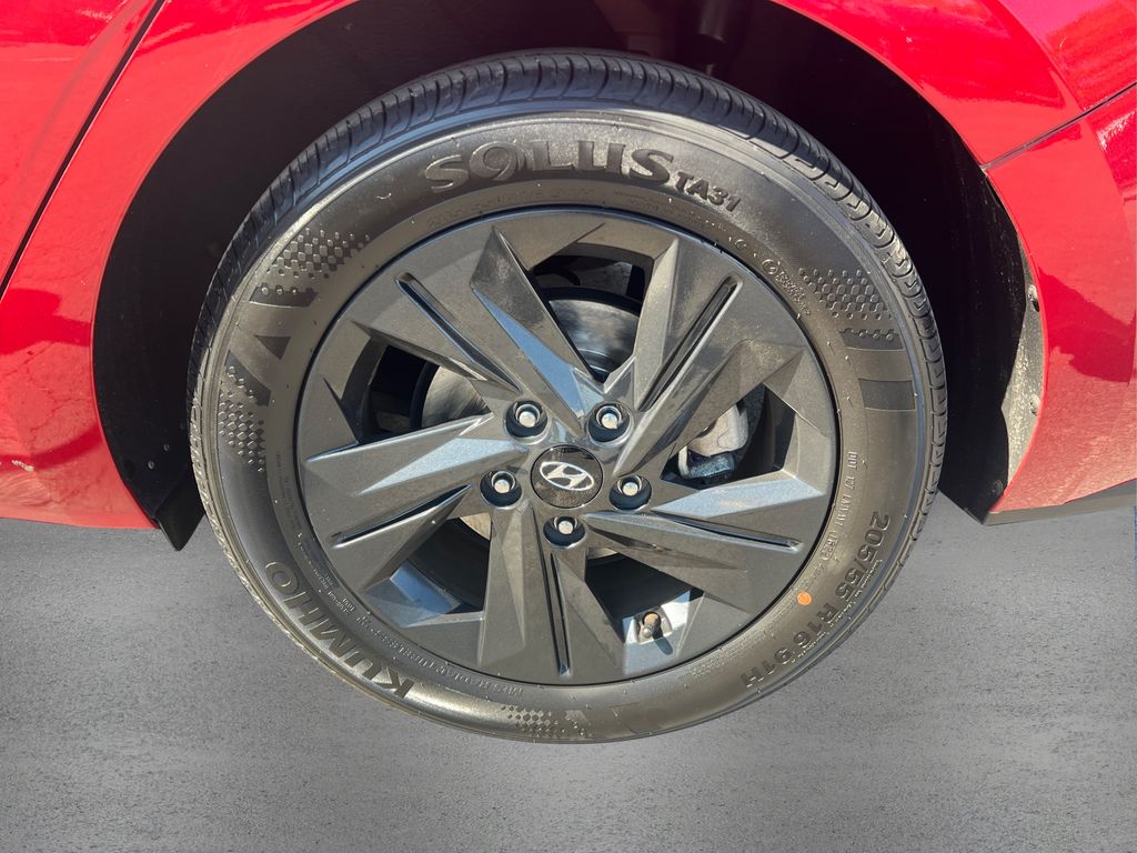 2023 Hyundai Elantra SEL photo 11