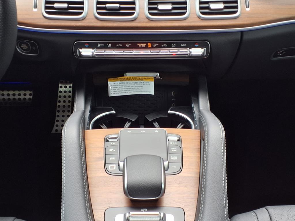2025 Mercedes Benz GLS 450 4MATIC photo 19