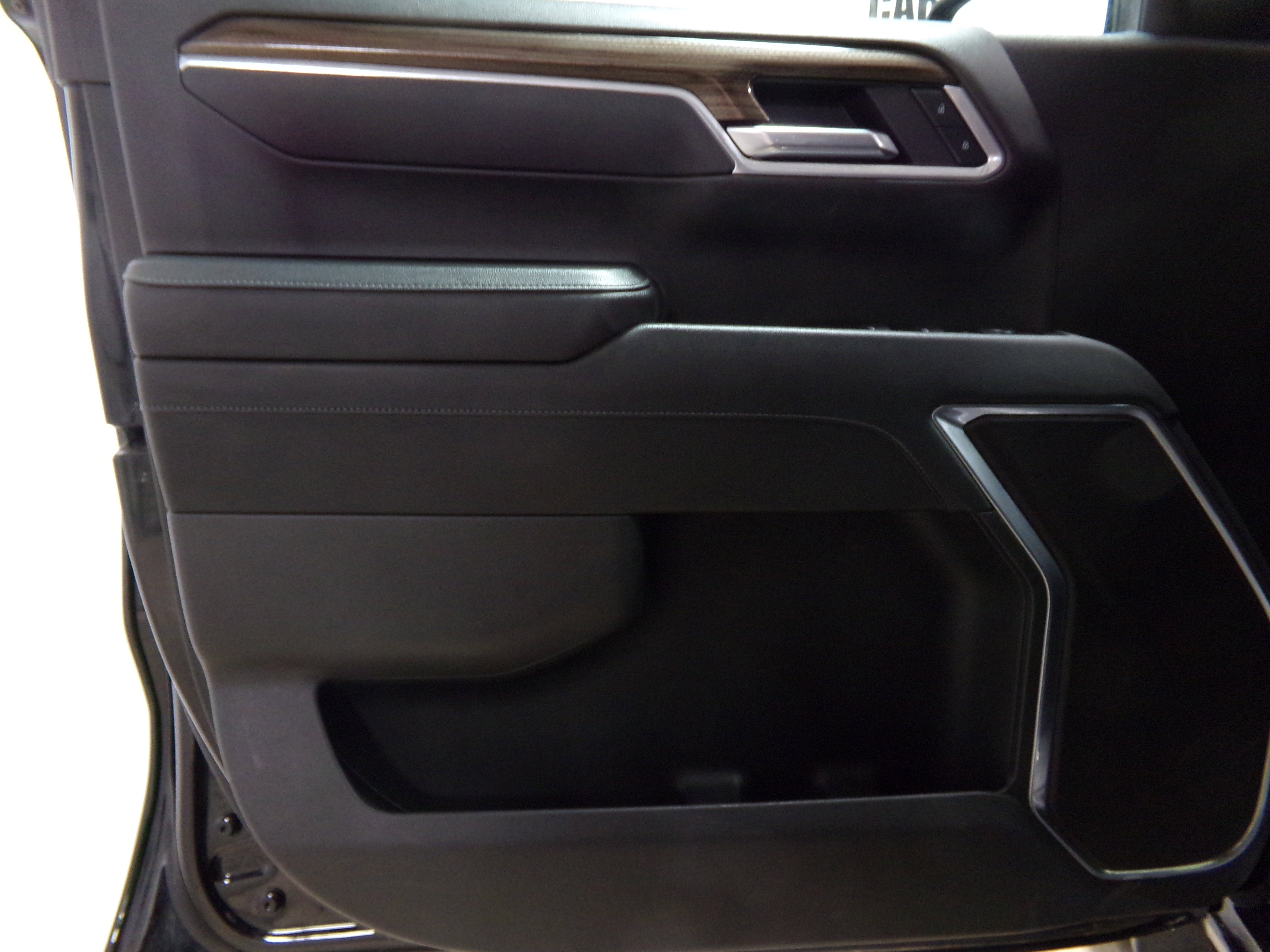 2025 Chevrolet Silverado 1500 LT photo 11
