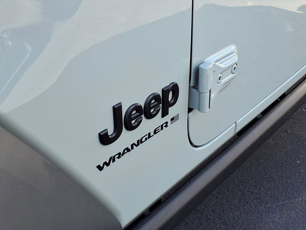 2024 Jeep Wrangler Willys photo 25