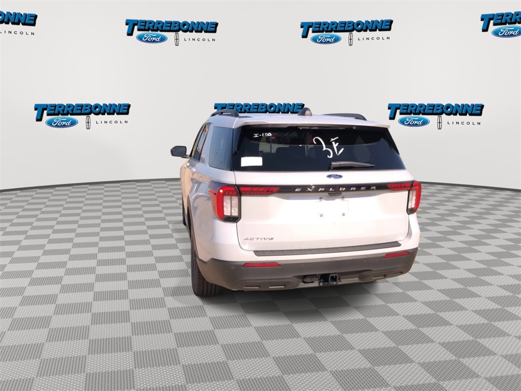 2025 Ford Explorer photo 4