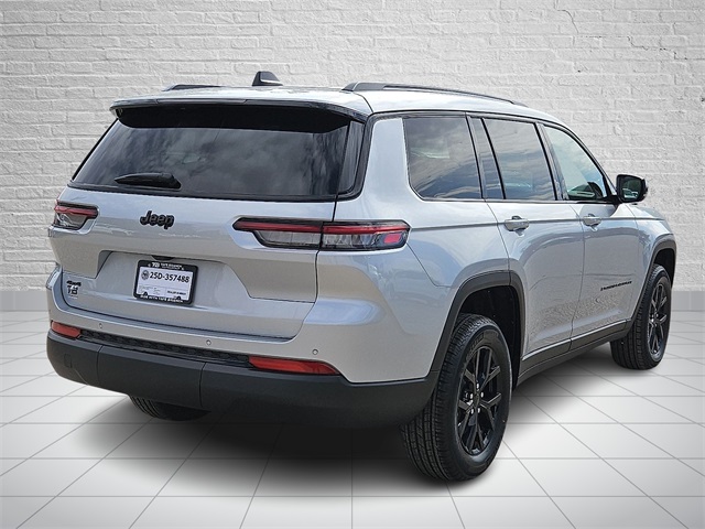 2025 Jeep Grand Cherokee Altitude photo 4