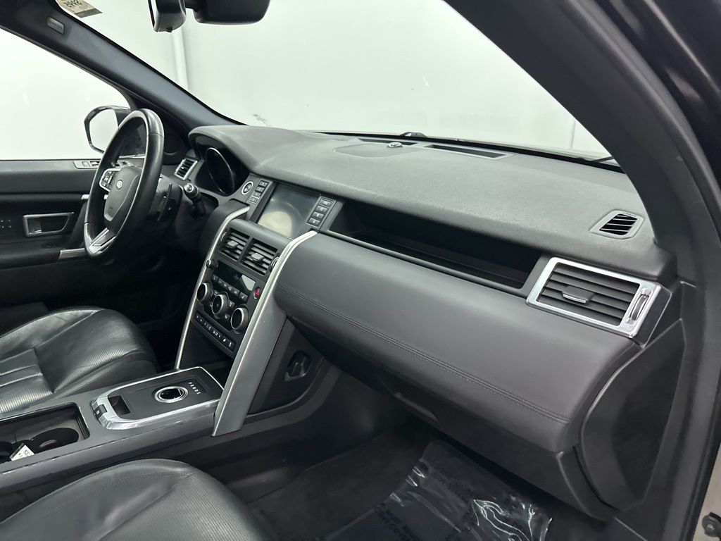 2016 Land Rover Discovery Sport HSE photo 23