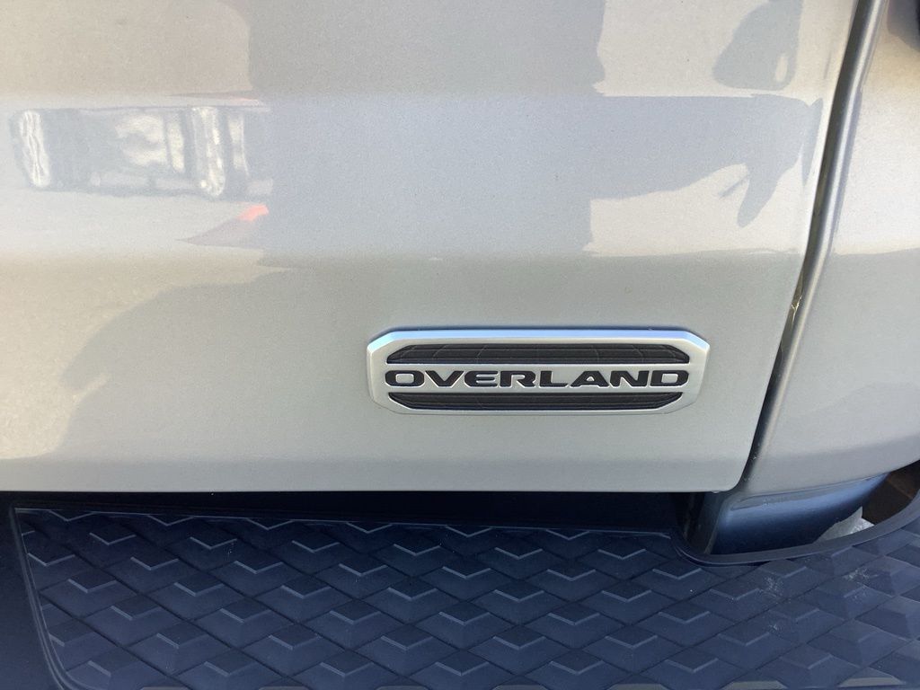 2023 Jeep Gladiator Overland photo 9